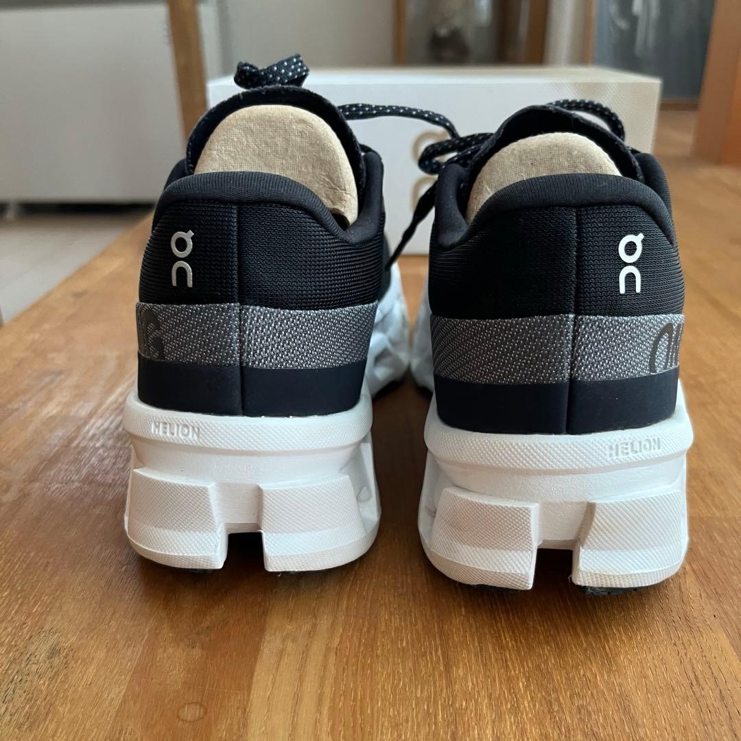 クラウドモンスター2 ON ランニング ブラック 23.5cm