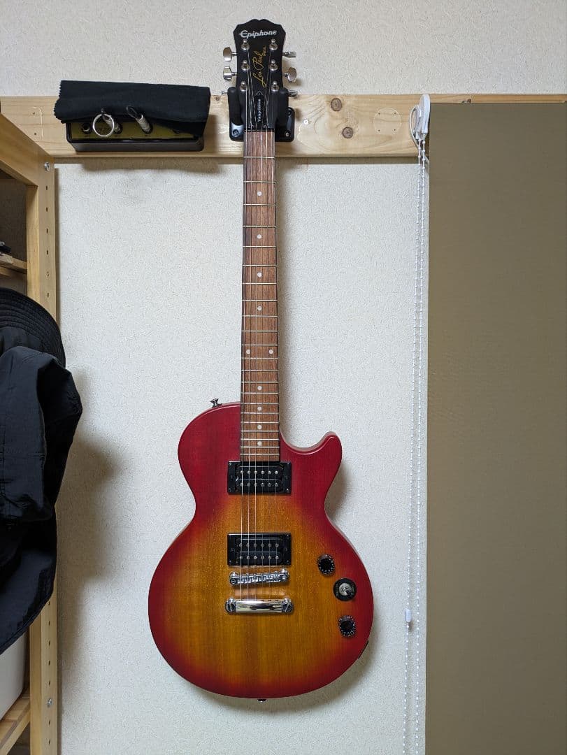Epiphone レスポール サンバースト 新品未使用ソフトケース付き！