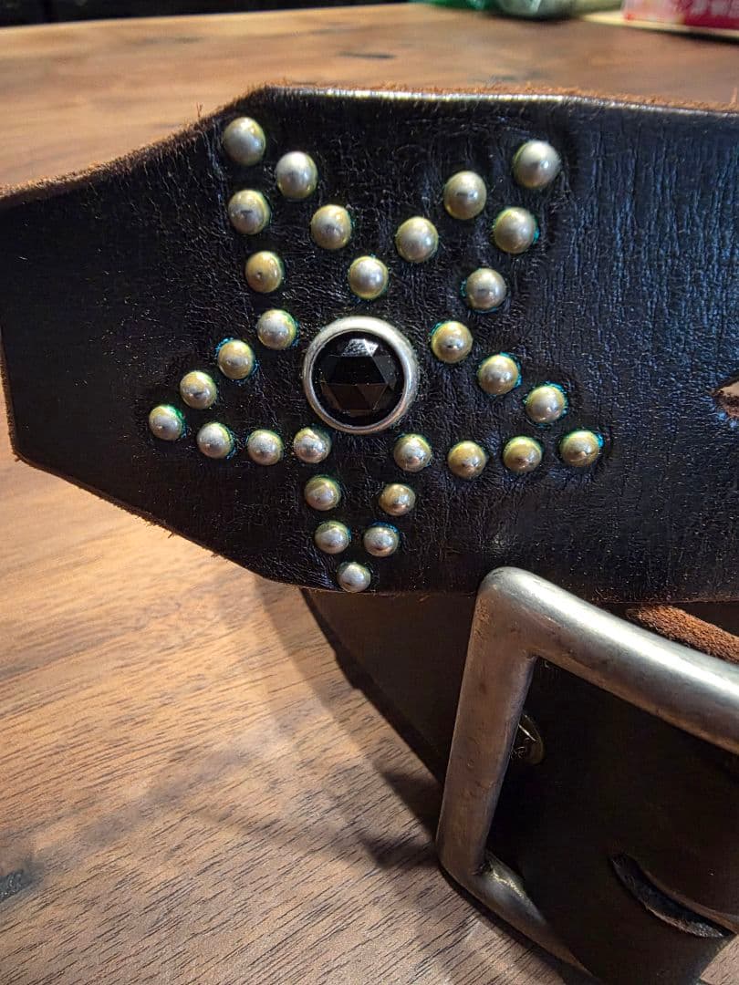 HTC スタッズ付き 黒 レザーベルト 34