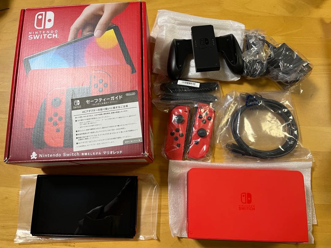Nintendo Switch マリオレッド 美品