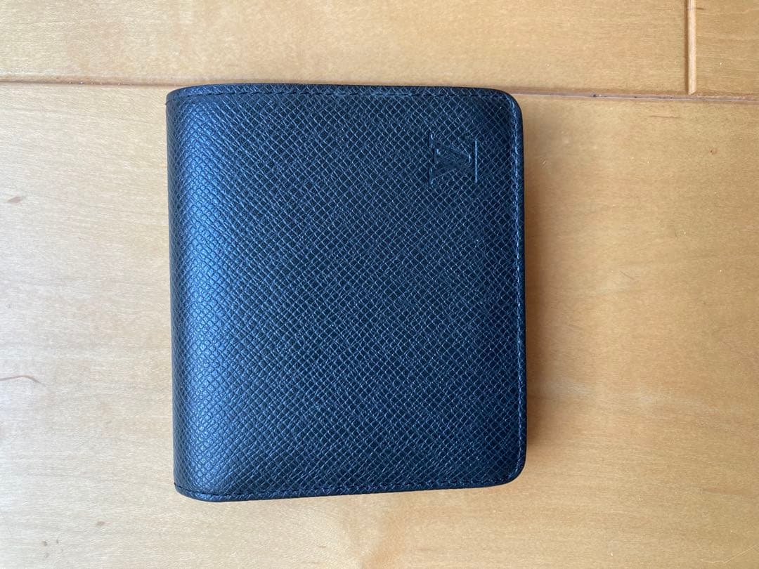 ルイヴィトン 二つ折財布 タイガ メンズ　緑