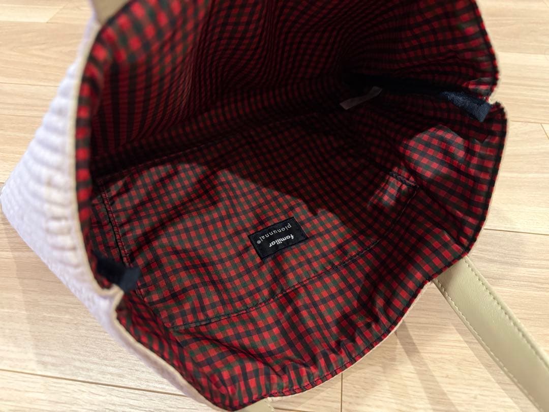 【美品】ファミリア ピオヌンナル コラボ MILK ベージュ