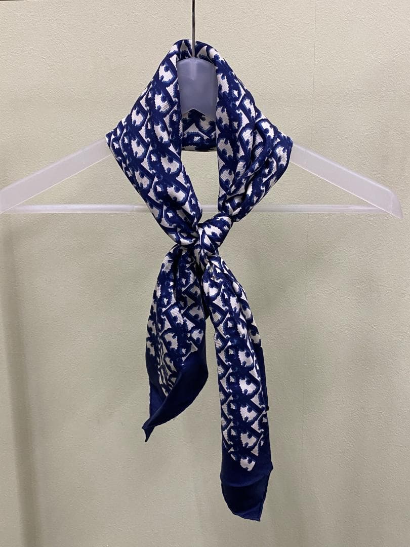 Christian Dior　シルクスカーフ