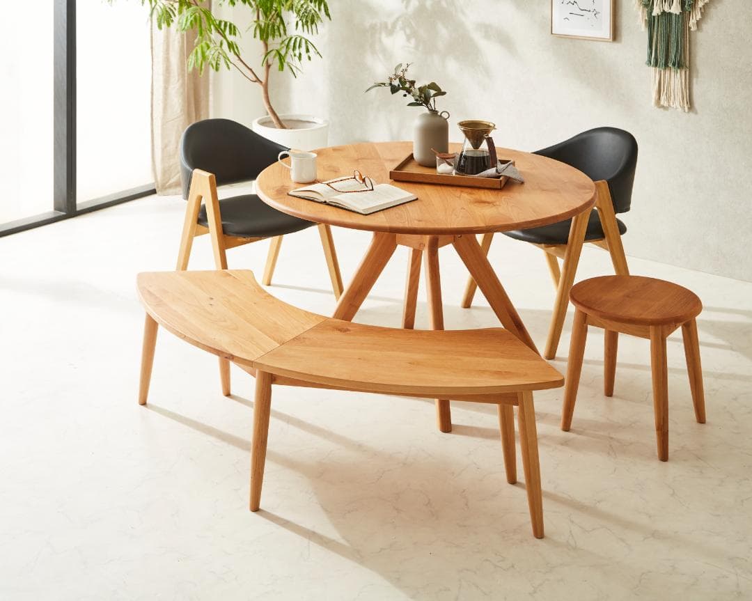 白い猫　ダイニングテーブル　110㎝　円形　アルダー　無垢　北欧　可愛い