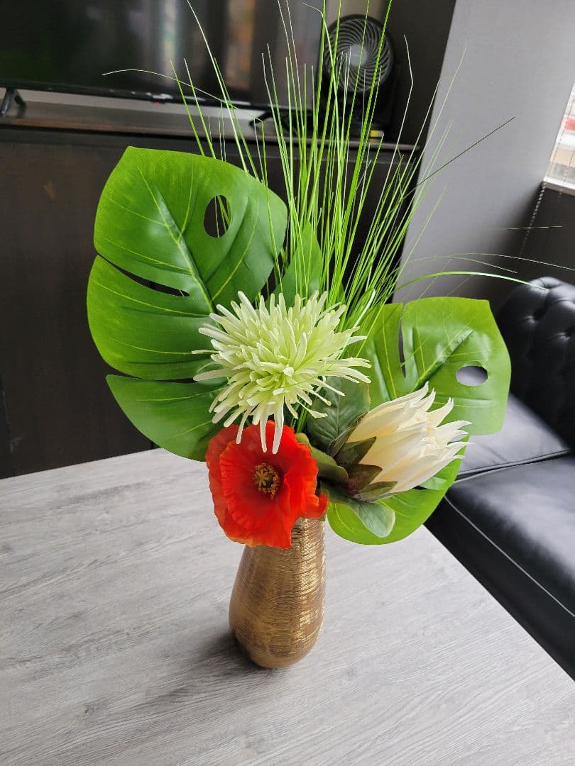 フラワーアレンジメント 夏 モンステラ フラワーベース付き 高級フェイク 造花
