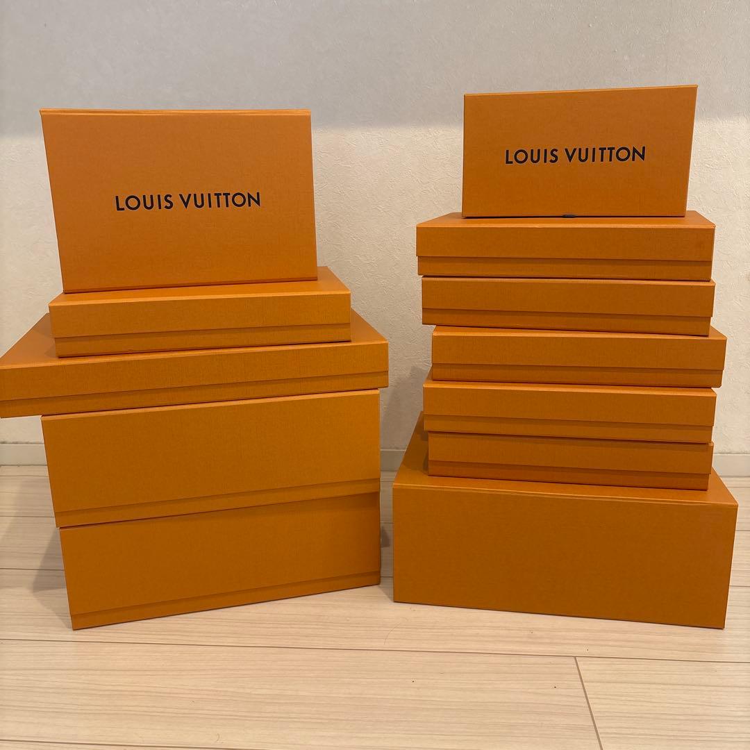 LOUIS VUITTON ボックスと布袋セット、リボンとメッセージカード付き