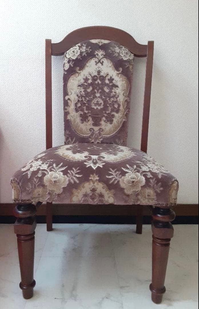 カリモク　ダイニングチェア（1/３）アンティーク ロココ調