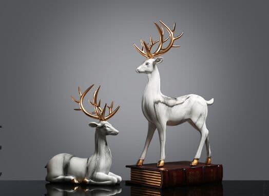 収蔵級. 工夫して物を造る. 置物 鹿の置物. 精巧で精巧な作品.