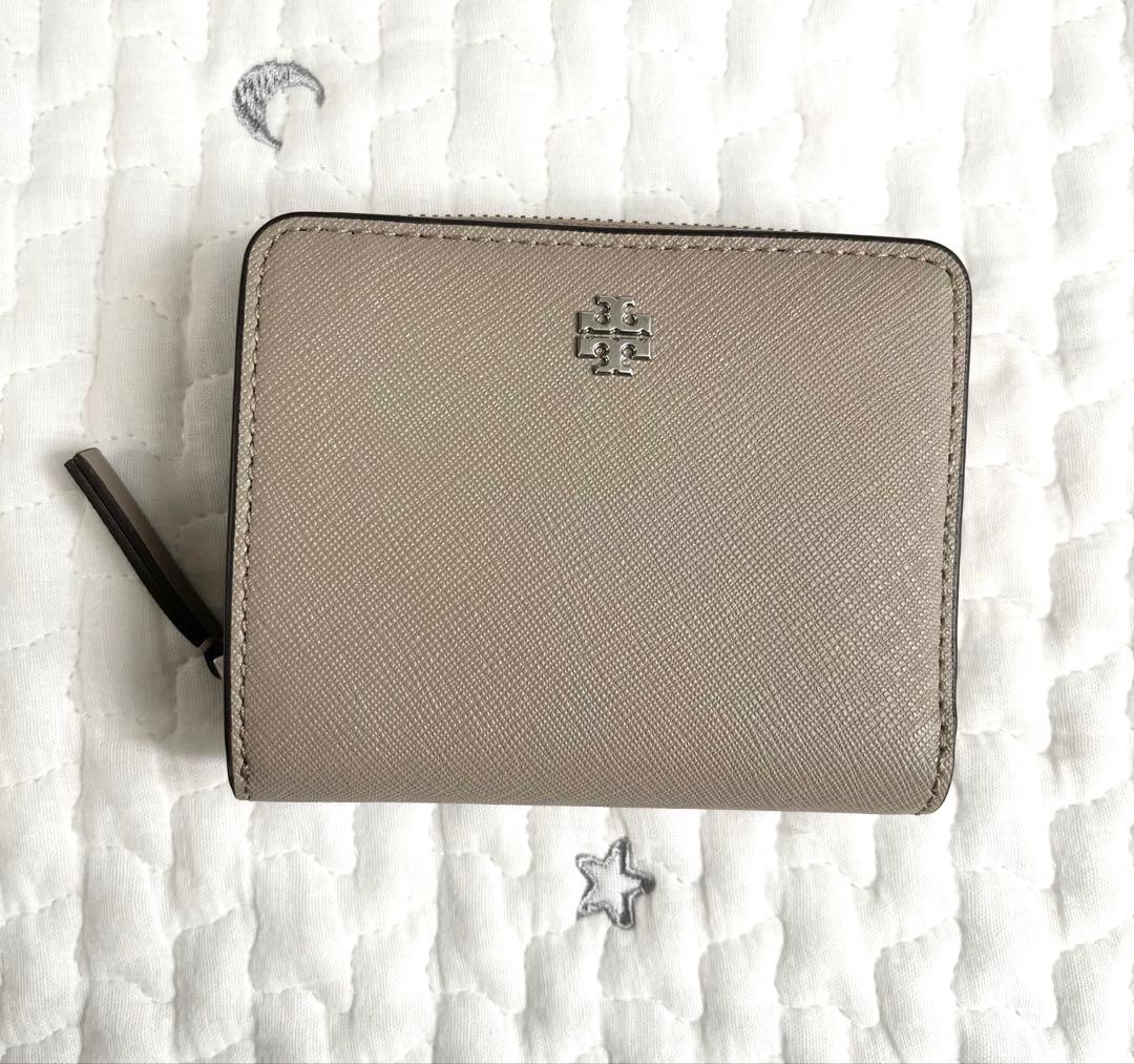 トリーバーチ　二つ折り財布