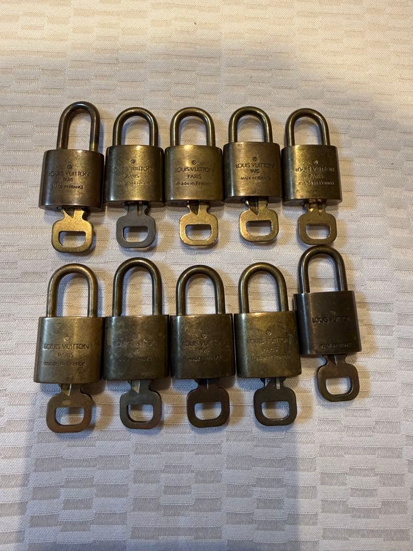 ルイ・ヴィトン 南京錠 10個セット