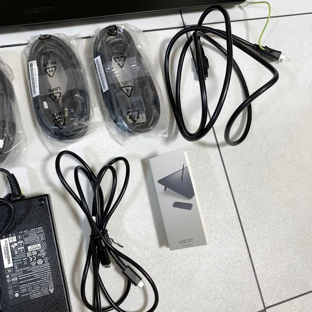 Wacom Cintiq Pro 24 touch ワコム 液晶ペンタブレット