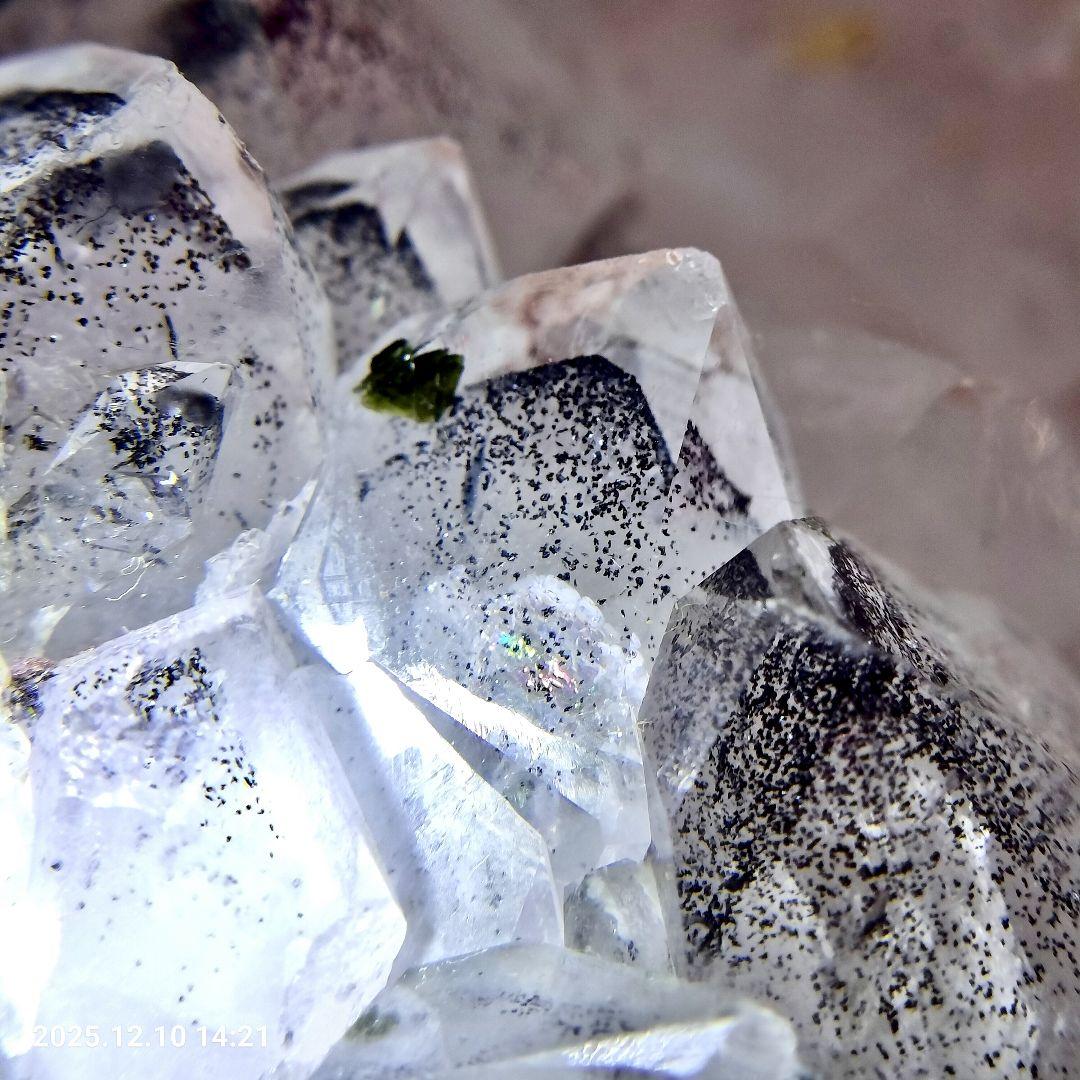 超希少 天然 ヒマラヤ ブラックファントム水晶クラスター 虹 ヒマラヤ水晶 原石