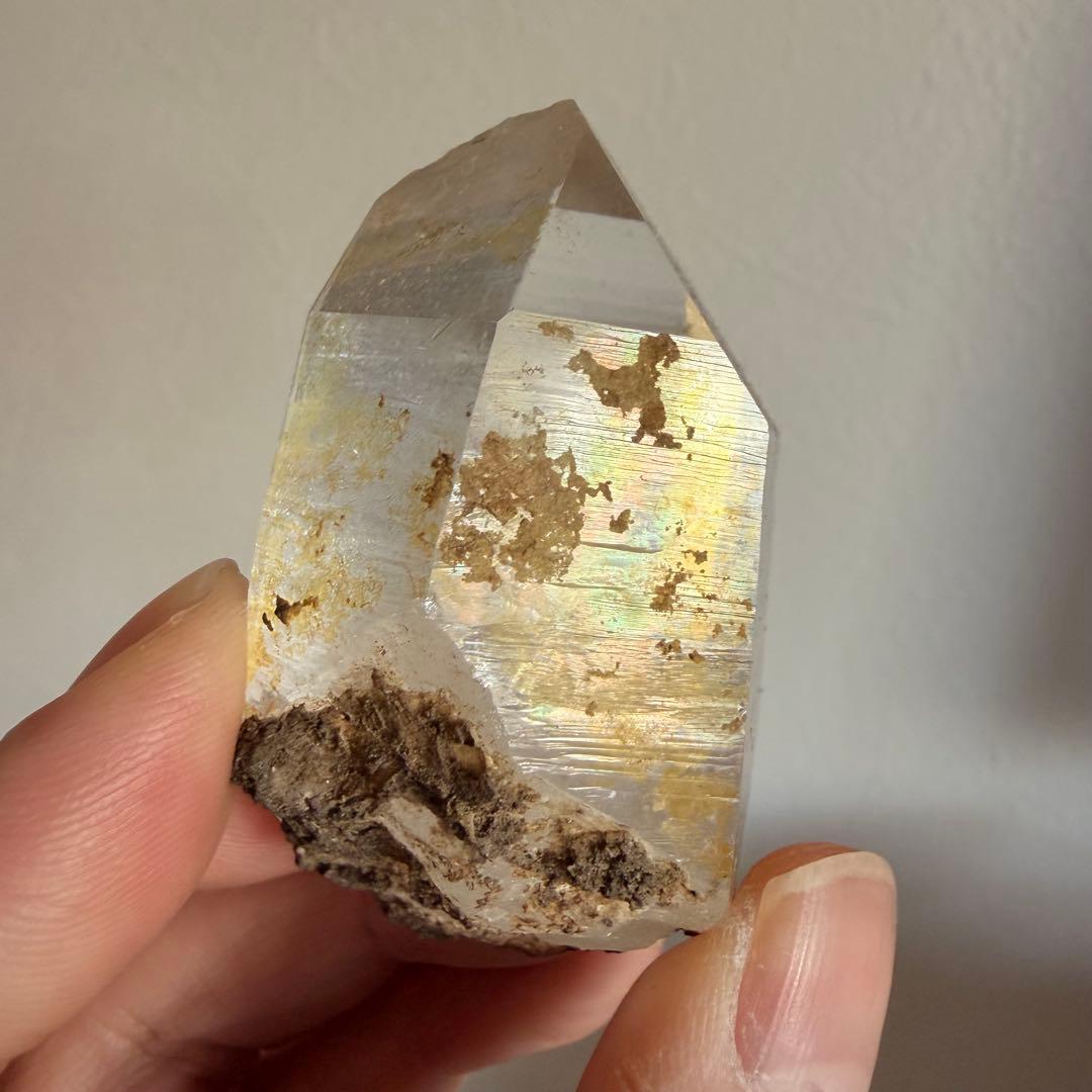 虹入り【ゴールデンヒーラー】パキスタン スカルドゥ産 ヒマラヤ水晶 72g