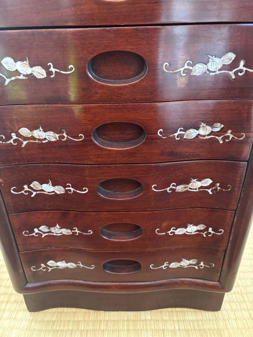 ☆値下げ☆ 花梨 螺鈿細工 小引出し 小物入れ ８段 箪笥 唐木　未使用保管品