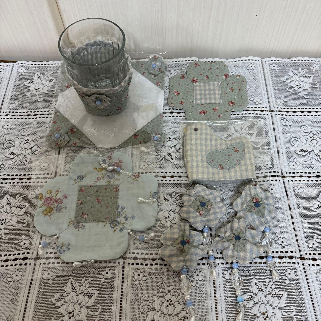 マニー　コースター、テーブルクロスウェイトなど