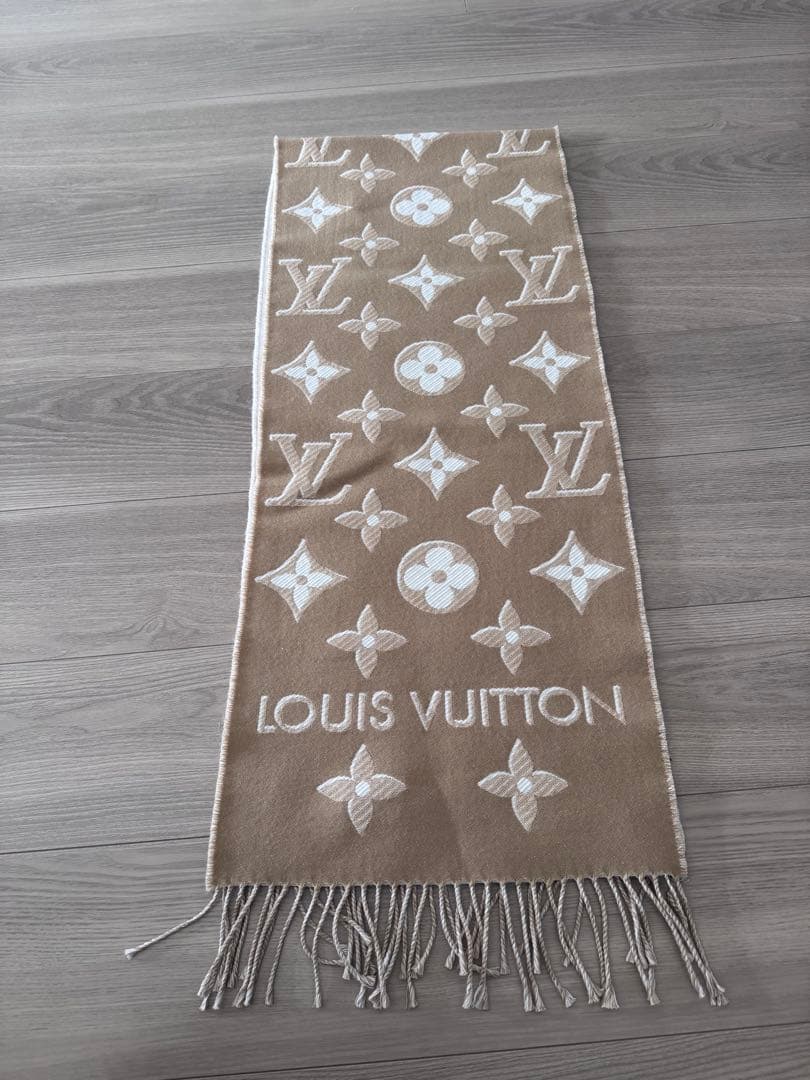 LOUIS VUITTON ベージュ マフラー