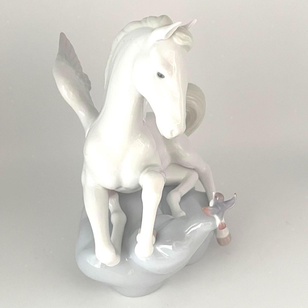 【海外限定】 リアドロ Lladro No.6242 小鳥と遊ぶペガサス 陶磁器