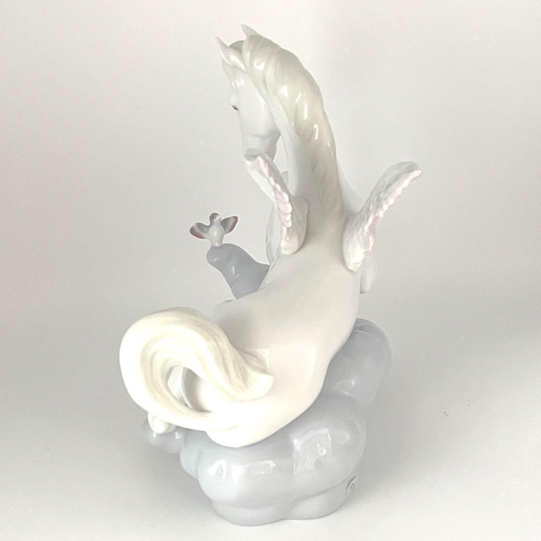 【海外限定】 リアドロ Lladro No.6242 小鳥と遊ぶペガサス 陶磁器