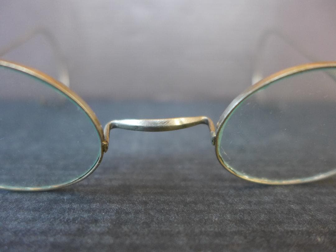 時代物　アンティークメガネ　金属フレーム　楕円形状眼鏡　軍人メガネ？　レトロ