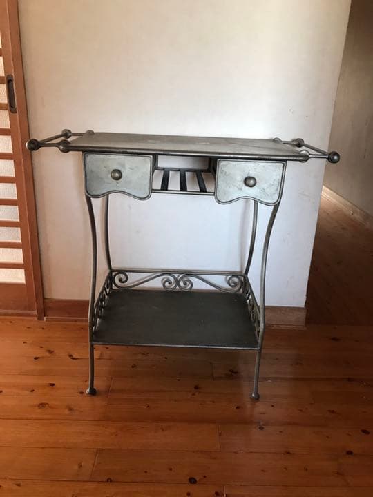 アイアン　鉄　机　ドレッサー