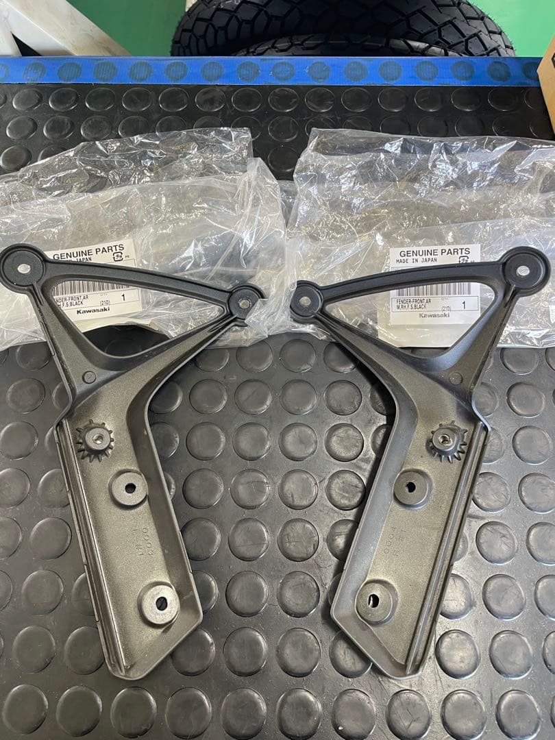 Z900RS 純正　フェンダーアーム　左右セット