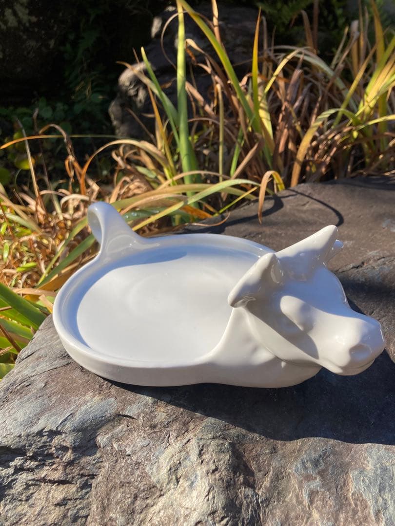 チーズ皿　ヨーロッパ製　牛型セラミック皿 白磁　ヴィンテージ