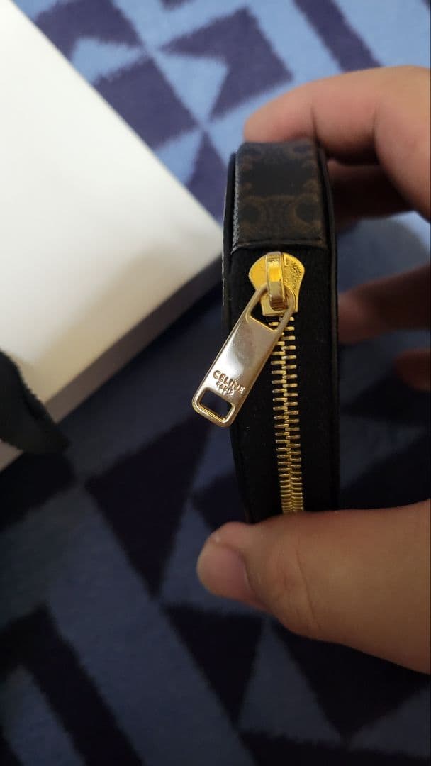 CELINE　ケース　エンブレム　丸型