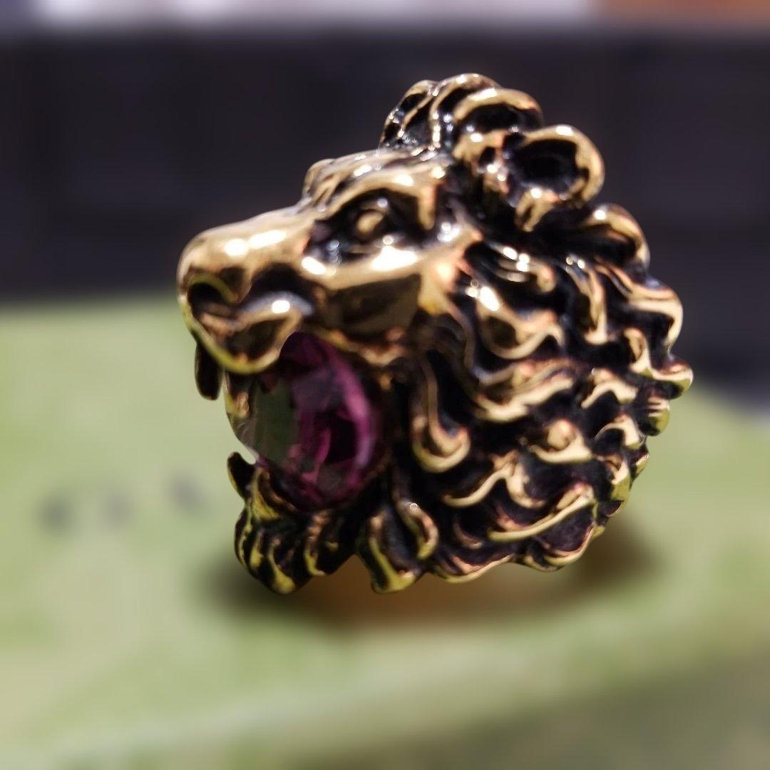 ★GUCCl【希少】紫色ストーンのライオンデザインリング 美品です★ゴールド系