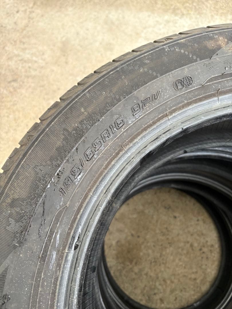 195/65R16 夏タイヤ　ダンロップ　22年　4本 溝あり