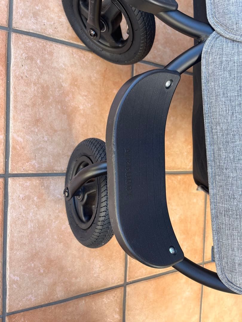 エアバギー　ココダブル　グレー