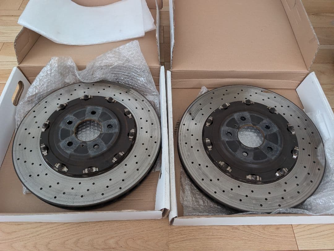 日産　R35GT-R フロントブレーキディスク左右 おまけブレーキパッド付き