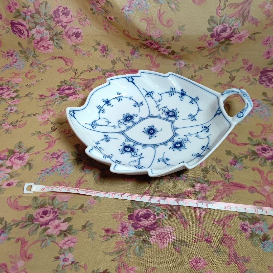 ロイヤルコペンハーゲン ブルーフルーテッドハーフレースリーフ皿