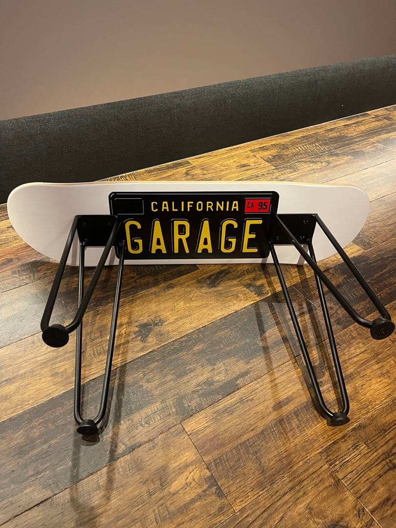 カリフォルニアナンバープレート　アウトドアテーブル　スケボーテーブル