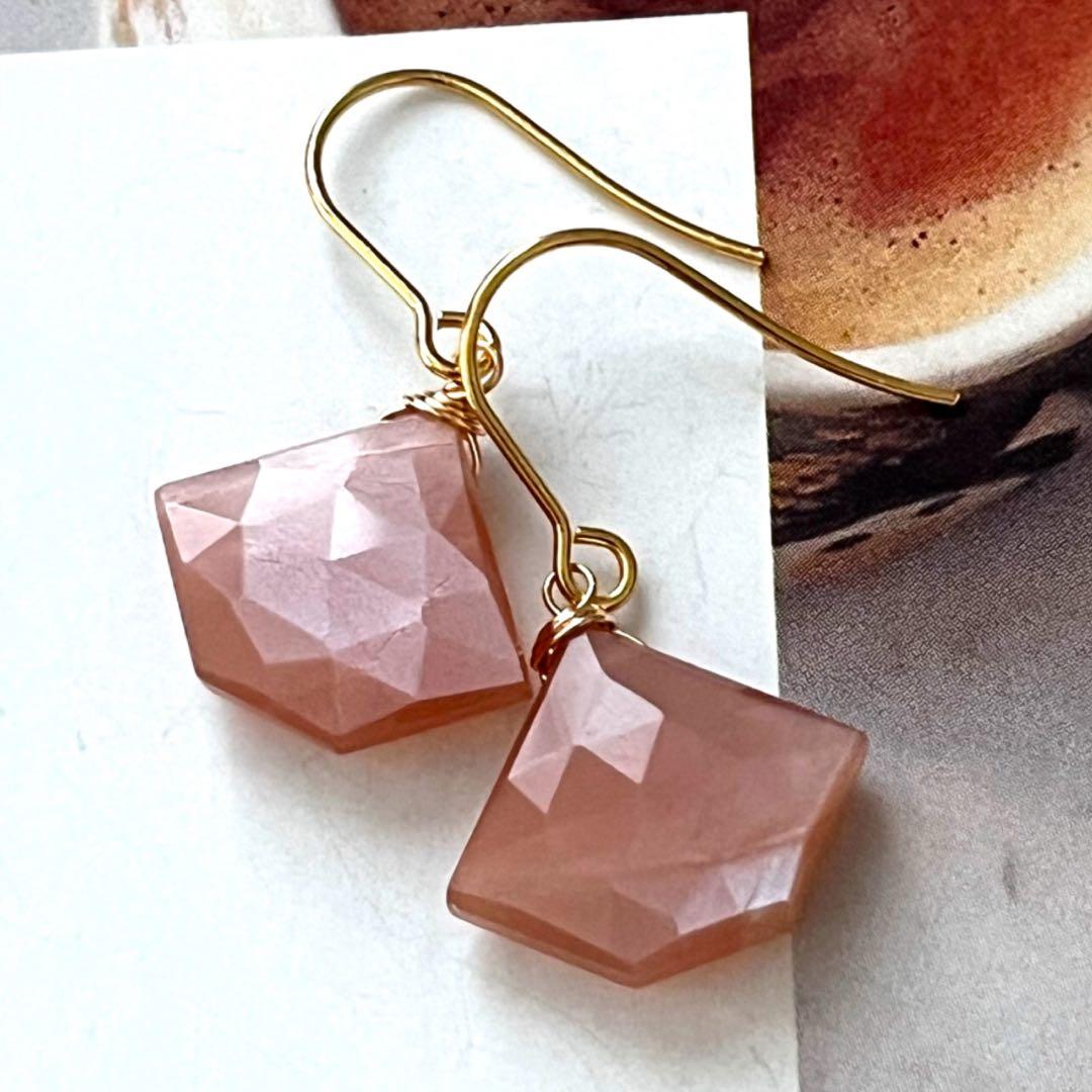 ビーゲンキ☺︎ 1点作品☺︎ ミスティックブルークォーツピアス