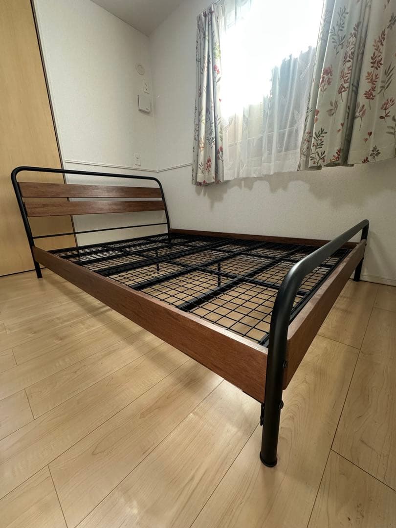 【取りに来れる方限定】ニトリ　セミダブルベッドフレーム ダンテ