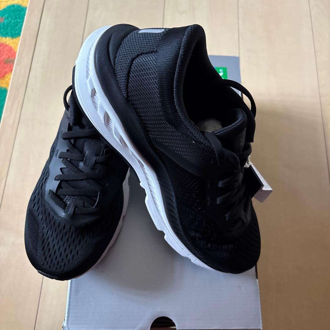 YONEX セーフラン200Ｘ ランニングシューズ25.5センチ