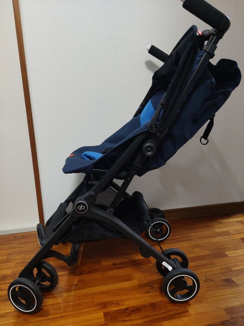 gbポキットプラス　オールテレイン　折りたたみB型ベビーカーコンパクト