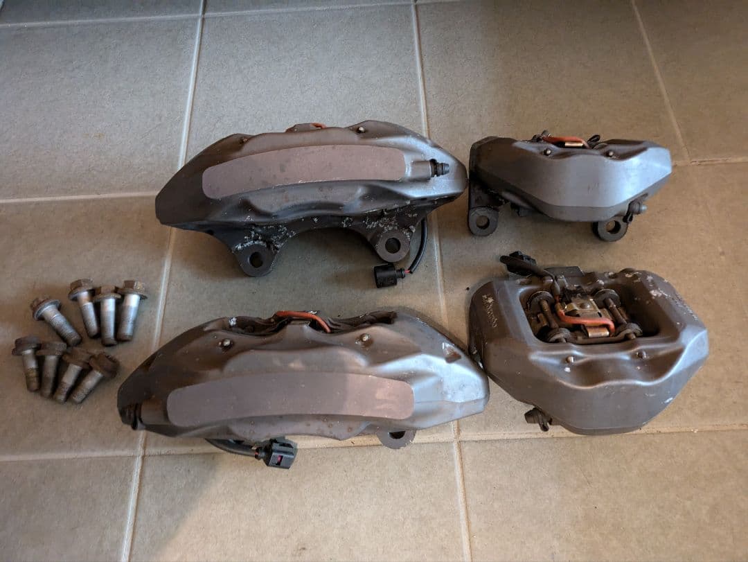 トゥアレグ ブレンボ ブレーキキャリパー