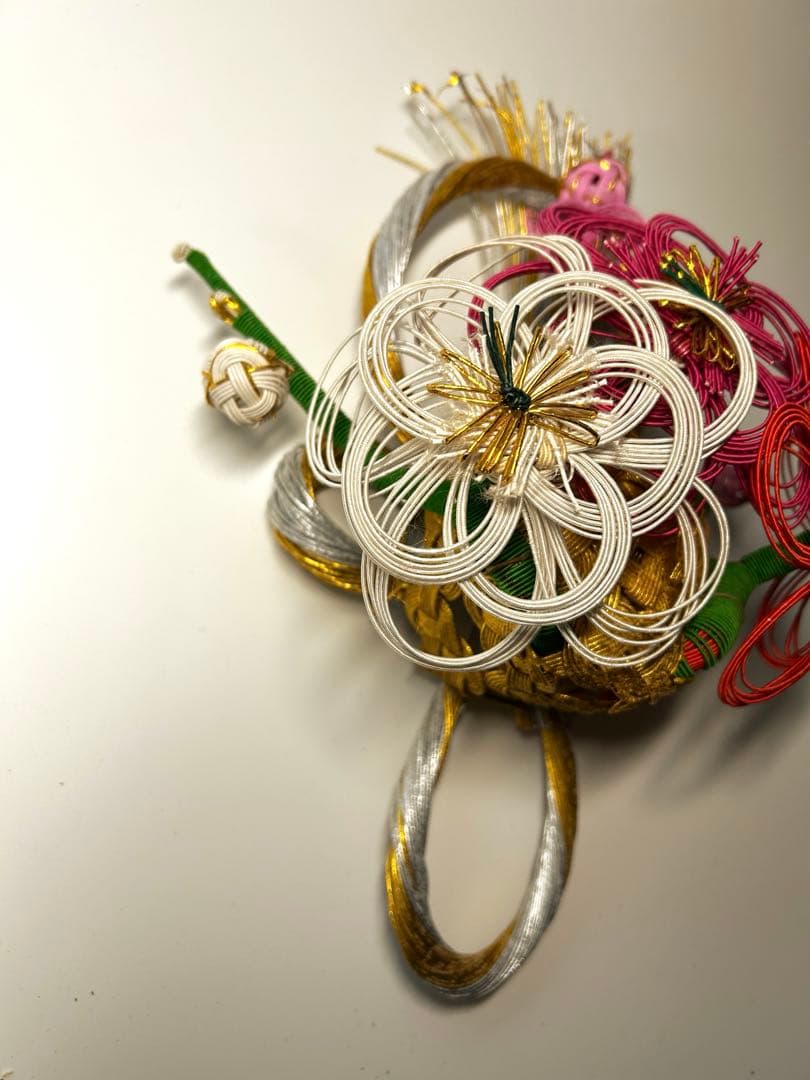 水引 梅の花の装飾品