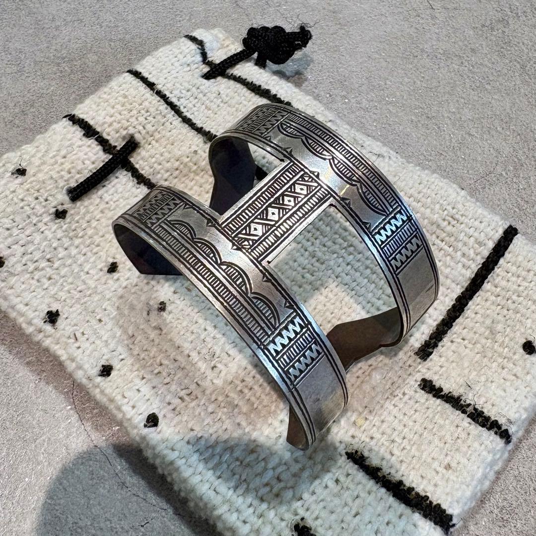 Adawat'n Tuareg アダワット トゥアレグ　バングル　H型