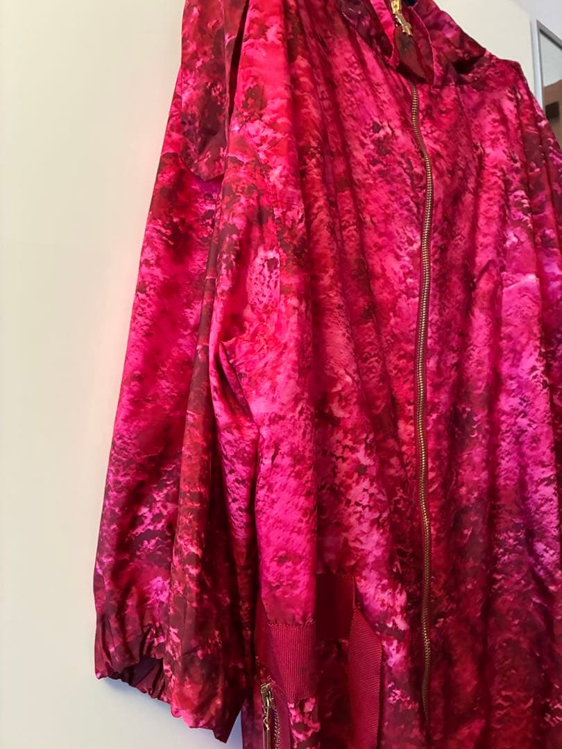 モンクレールガムルージュ　フード付きナイロンコート