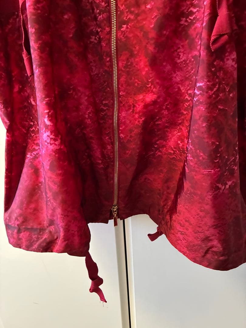 モンクレールガムルージュ　フード付きナイロンコート