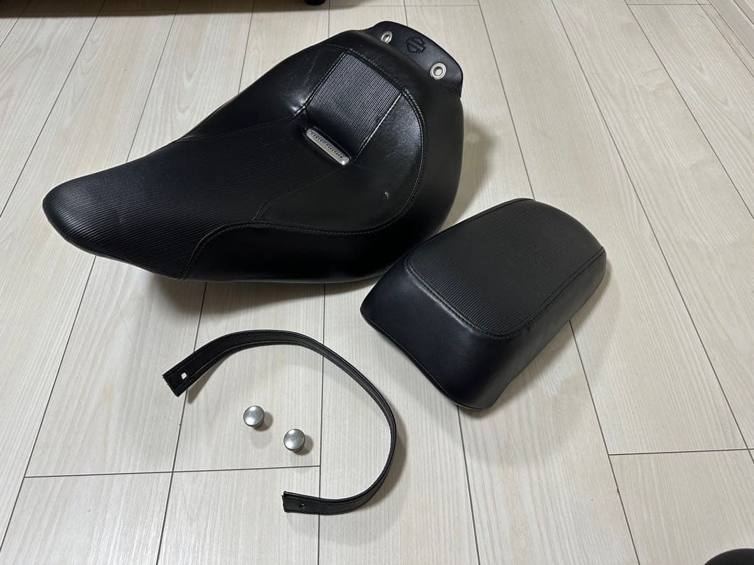 ハーレー　FXSBブレイクアウトのシートセット(2017年式まで適応)