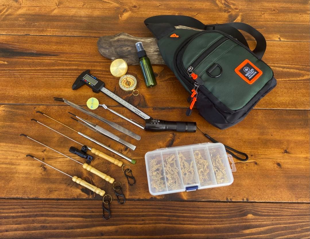 クワガタ採集セット　オリジナルロゴ入り掻き出し棒　デジタルノギス　採集ケース