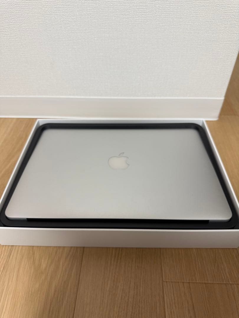 MacBook Air 13インチ シルバー 充電器付き　2019年版