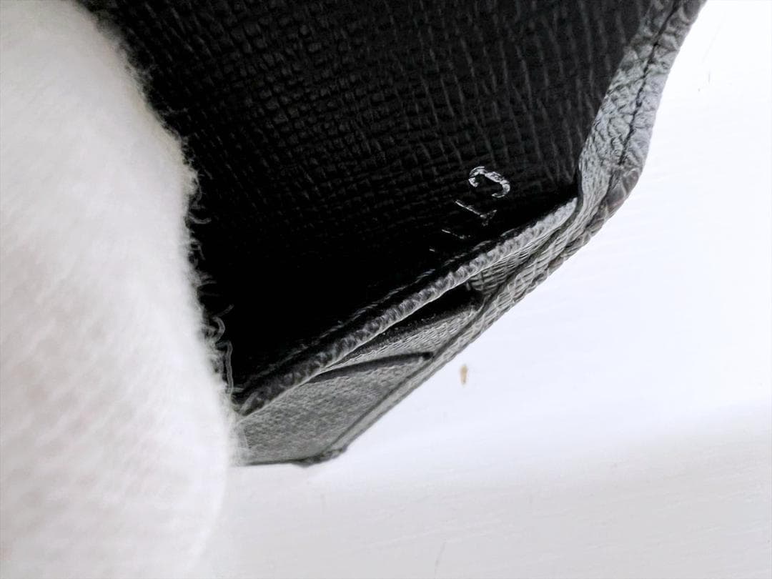 使用感なし ルイヴィトン タイガ マジェラン 二つ折り財布 M30552