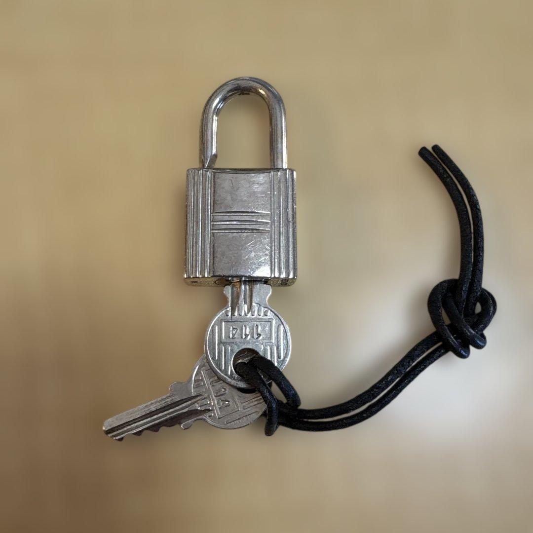 HERMES カデナ　キー2本付き　114番