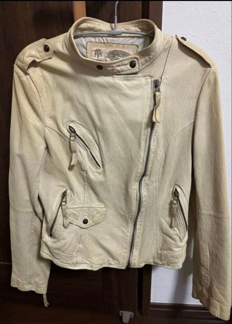goa アイボリー　レザージャケット（レディース）