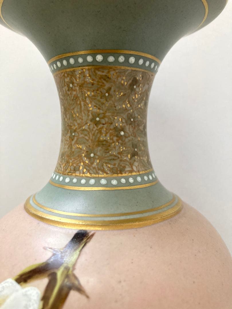 ロイヤルドルトン アンティークの花瓶　女流作家　ハンドペイント　大きめ　輸入品