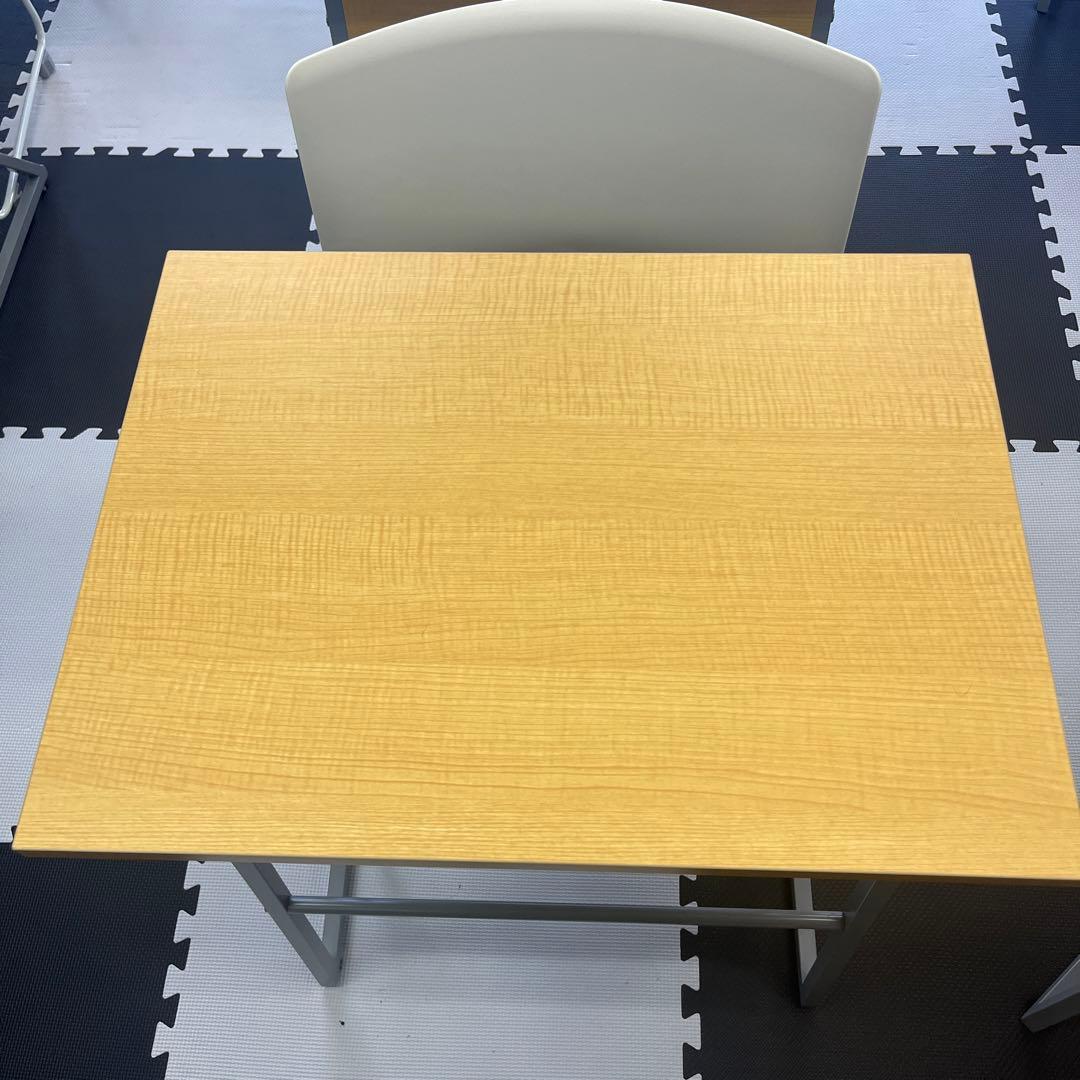 塾の学習机と椅子のセット